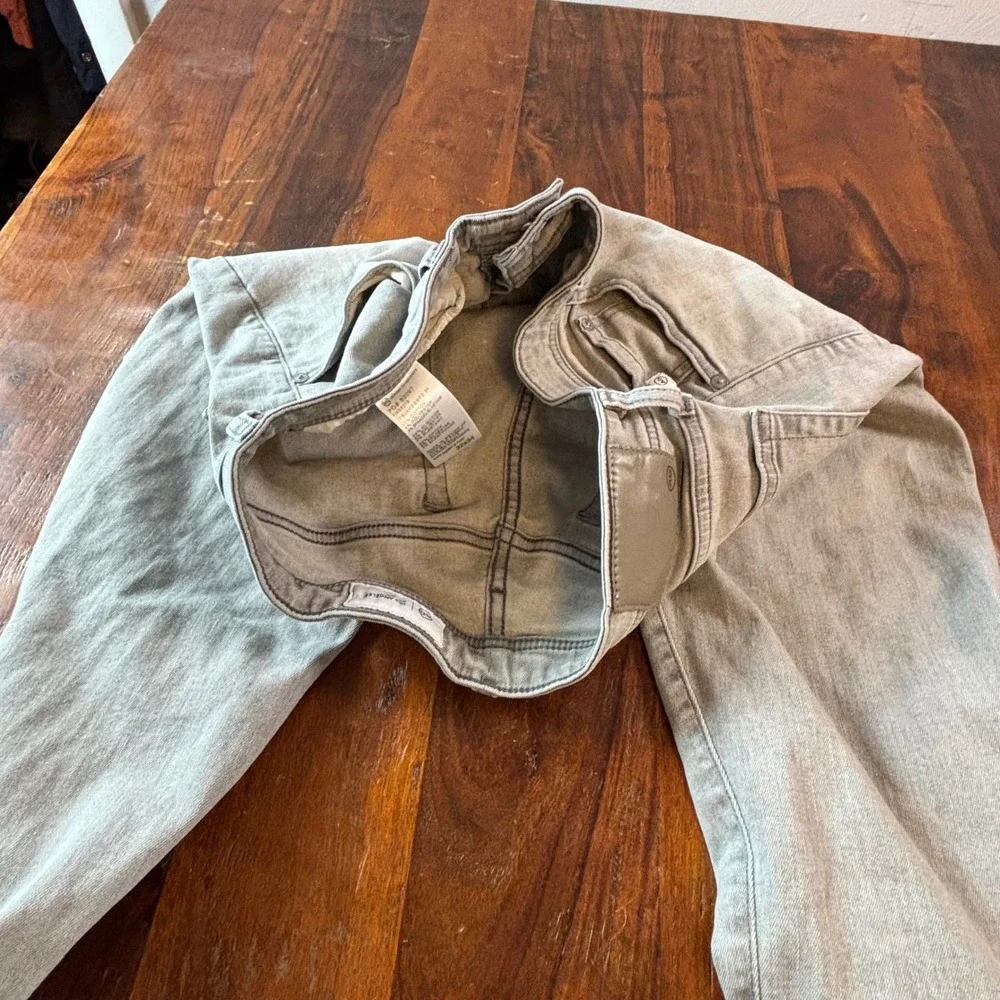 AG Adriano Goldschmied Tellis Modern Slim Italian Fabric Light Grey Jeans 32x34